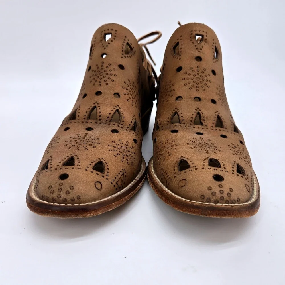 Anthropologie Musse‎ & Cloud 7 Coolise Laser Cut Leather Lace Up Back Booties